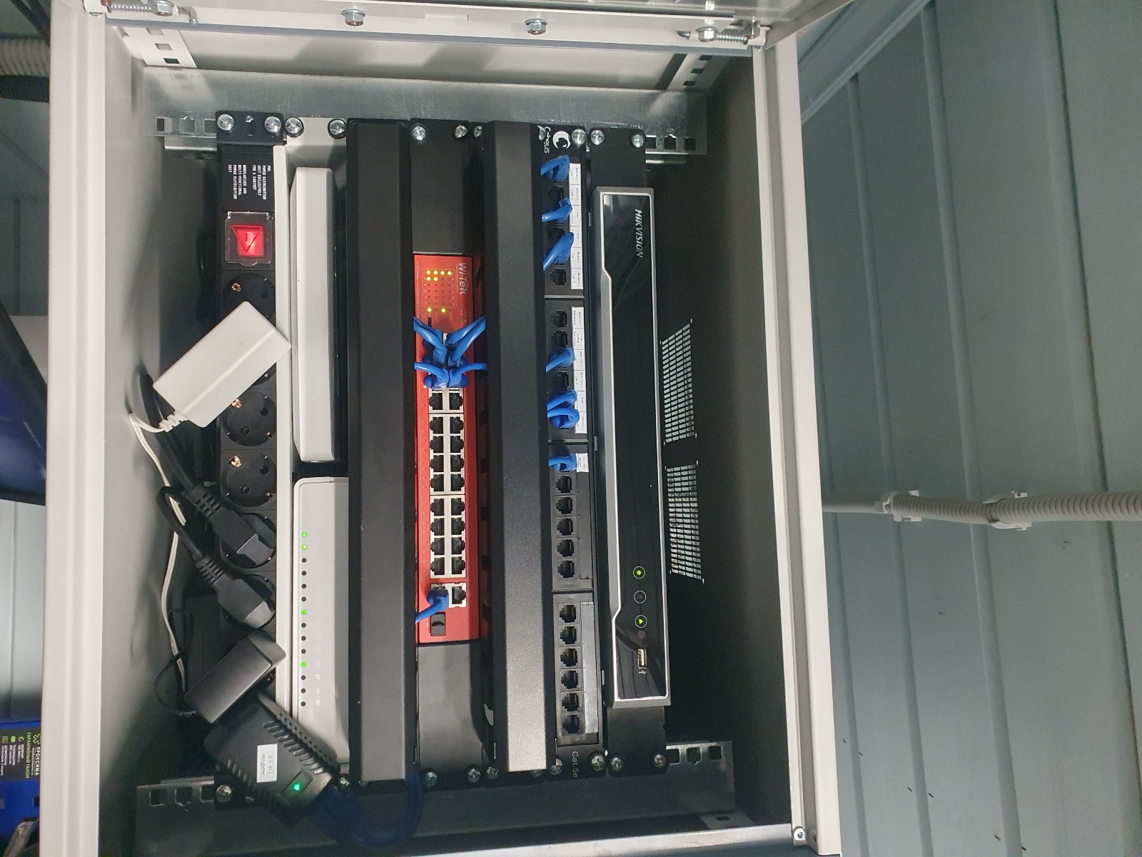 Серверный шкаф
